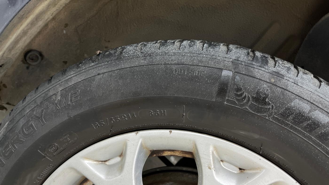 2013 Ford Figo TITANIUM 1.2 PETROL, Petrol, Manual, 71,369 km, Left Rear Tyre Tread