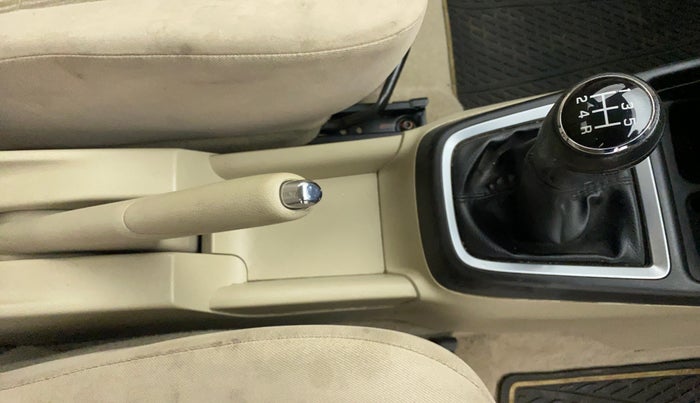 2017 Maruti Dzire VDI, Diesel, Manual, 78,306 km, Gear Lever