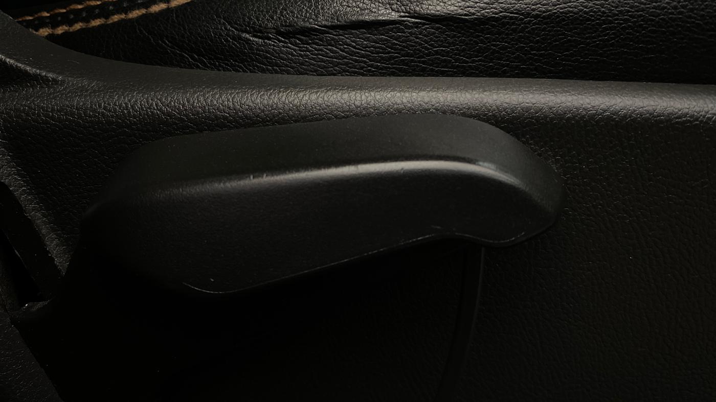 2018 Ford FREESTYLE TITANIUM 1.5 DIESEL, Diesel, Manual, 1,05,426 km, Driver Side Adjustment Panel