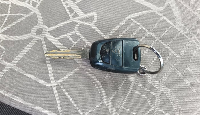 2017 Hyundai Grand i10 SPORTZ (O) 1.2 KAPPA VTVT, Petrol, Manual, 38,539 km, Key Close Up