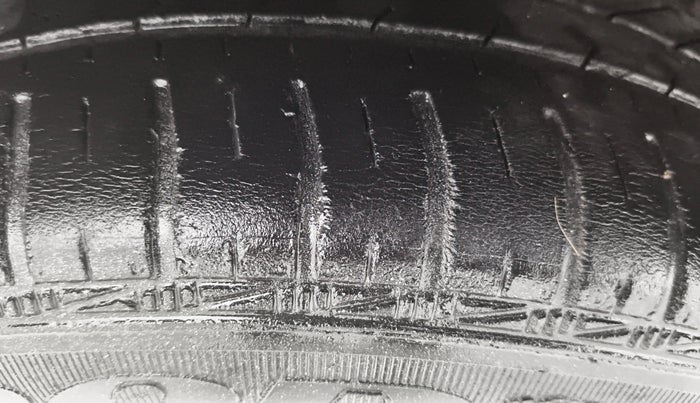 2017 Hyundai Grand i10 SPORTZ (O) 1.2 KAPPA VTVT, Petrol, Manual, 38,539 km, Right Rear Tyre Tread