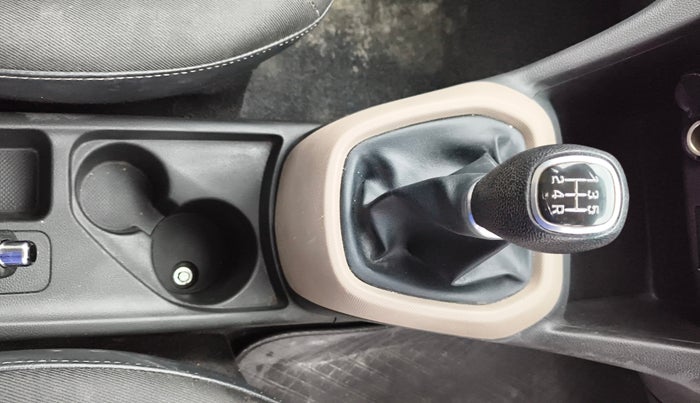 2017 Hyundai Grand i10 SPORTZ (O) 1.2 KAPPA VTVT, Petrol, Manual, 38,539 km, Gear Lever