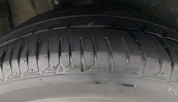 2017 Maruti IGNIS ZETA 1.2 AMT, Petrol, Automatic, 1,13,744 km, Right Rear Tyre Tread