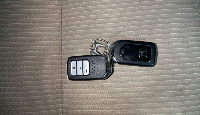 2019 Honda Amaze 1.2L I-VTEC V CVT, Petrol, Automatic, 23,403 km, Key Close Up