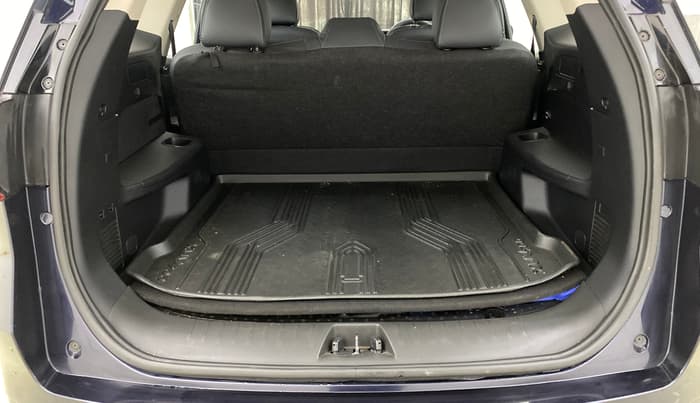 2023 Mahindra XUV700 AX 5 P AT 5 STR, Petrol, Automatic, 13,423 km, Boot Inside