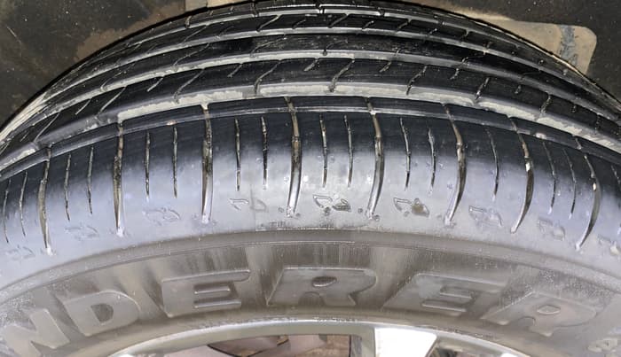 2023 Mahindra XUV700 AX 5 P AT 5 STR, Petrol, Automatic, 13,423 km, Right Rear Tyre Tread