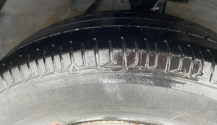 2014 Hyundai i10 MAGNA 1.1 IRDE2, Petrol, Manual, 41,814 km, Right Front Tyre Tread