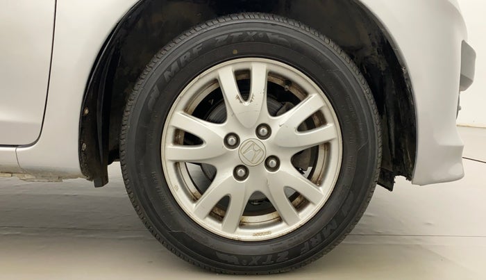 2013 Honda Brio VX MT, Petrol, Manual, 66,666 km, Right Front Wheel