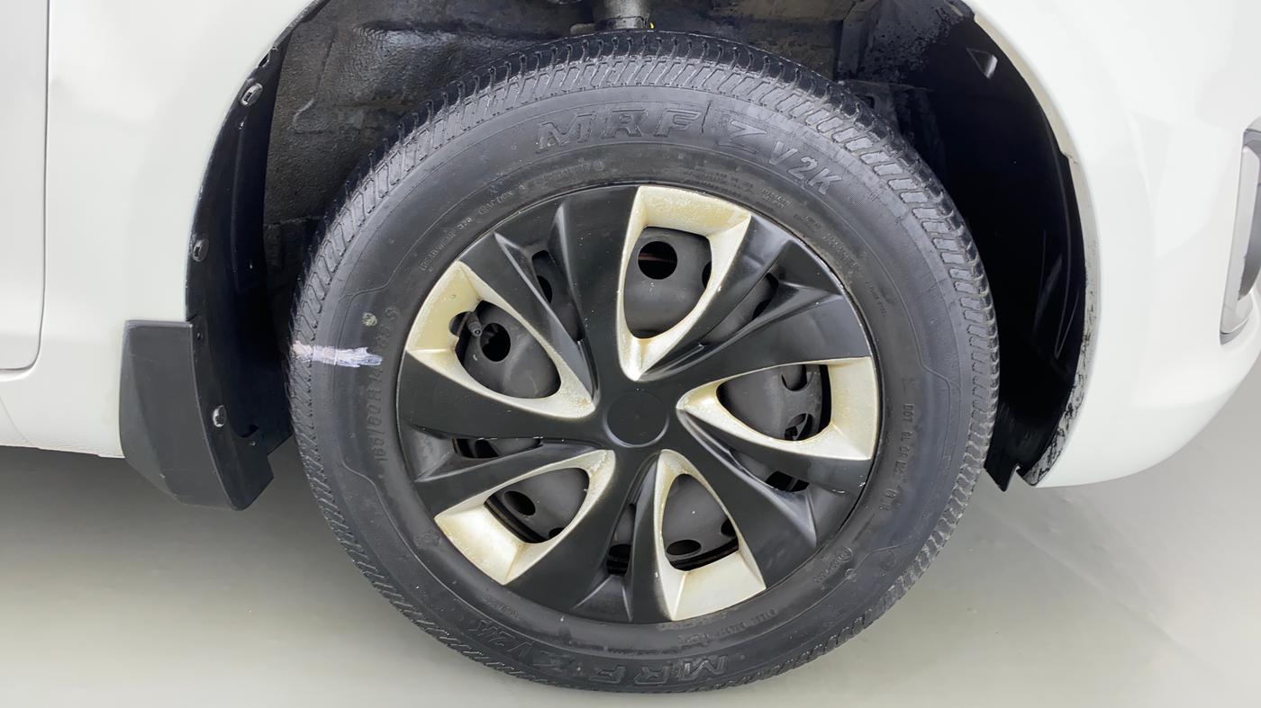 2015 Maruti Swift LDI BS IV, Diesel, Manual, 46,867 km, Right Front Wheel