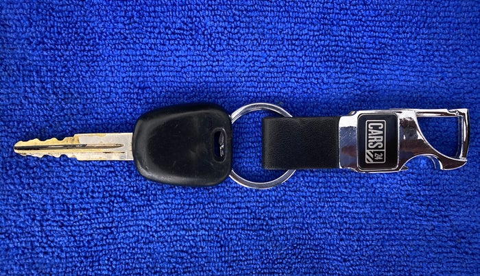 2016 Maruti Alto K10 VXI, Petrol, Manual, 97,954 km, Key Close Up