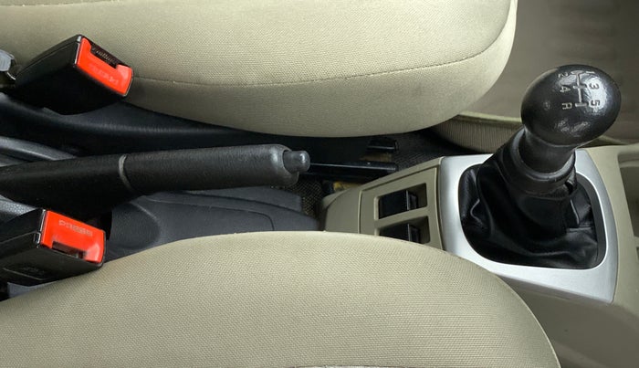 2016 Maruti Alto K10 VXI, Petrol, Manual, 97,954 km, Gear Lever