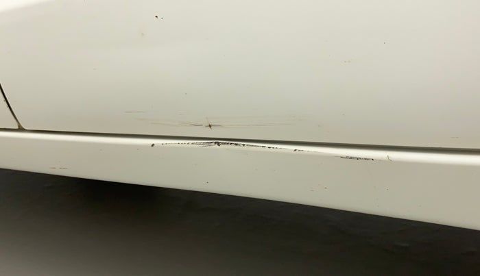 2019 Maruti Baleno ZETA PETROL 1.2, Petrol, Manual, 40,582 km, Left running board - Minor scratches