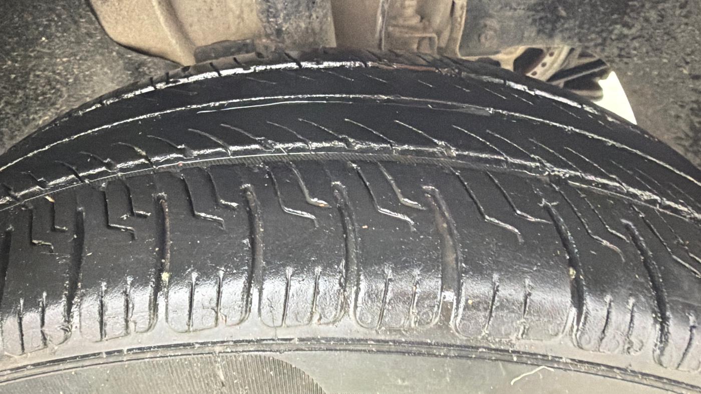 2016 Tata Tiago XZ PETROL, CNG, Manual, 67,634 km, Right Front Tyre Tread