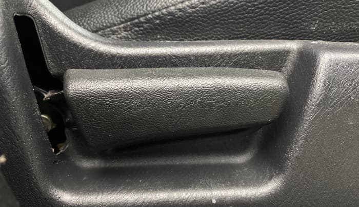 2021 Maruti Alto LXI O, Petrol, Manual, 18,384 km, Driver Side Adjustment Panel