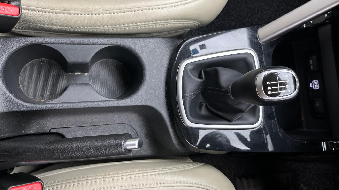 2023 KIA SELTOS HTK PLUS 1.5 IMT, Petrol, Manual, 34,640 km, Gear Lever