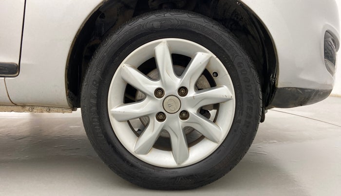 2016 Tata Zest XT PETROL, Petrol, Manual, 62,129 km, Right Front Wheel