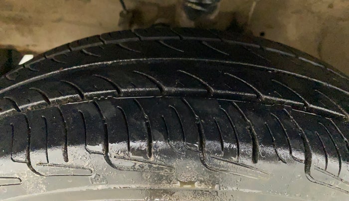 2020 Maruti S PRESSO LXI CNG, CNG, Manual, 95,730 km, Left Front Tyre Tread