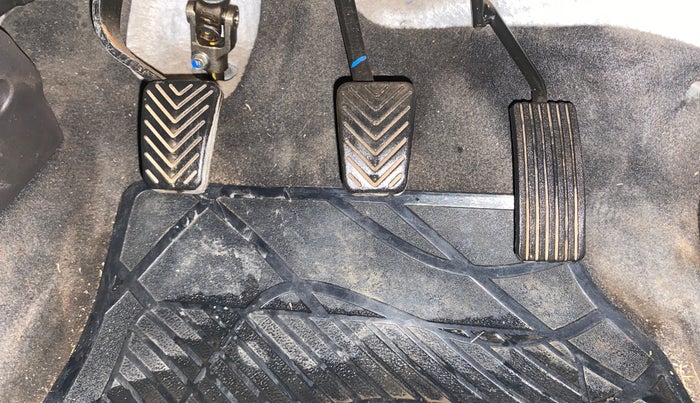 2018 Hyundai Eon MAGNA +, Petrol, Manual, 18,428 km, Pedals