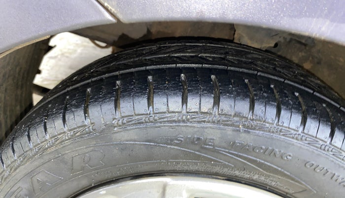 2018 Hyundai Eon MAGNA +, Petrol, Manual, 18,428 km, Left Front Tyre Tread