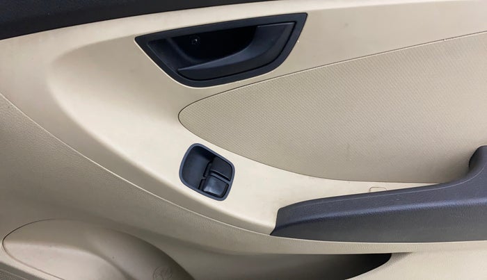 2018 Hyundai Eon MAGNA +, Petrol, Manual, 18,428 km, Driver Side Door Panels Control