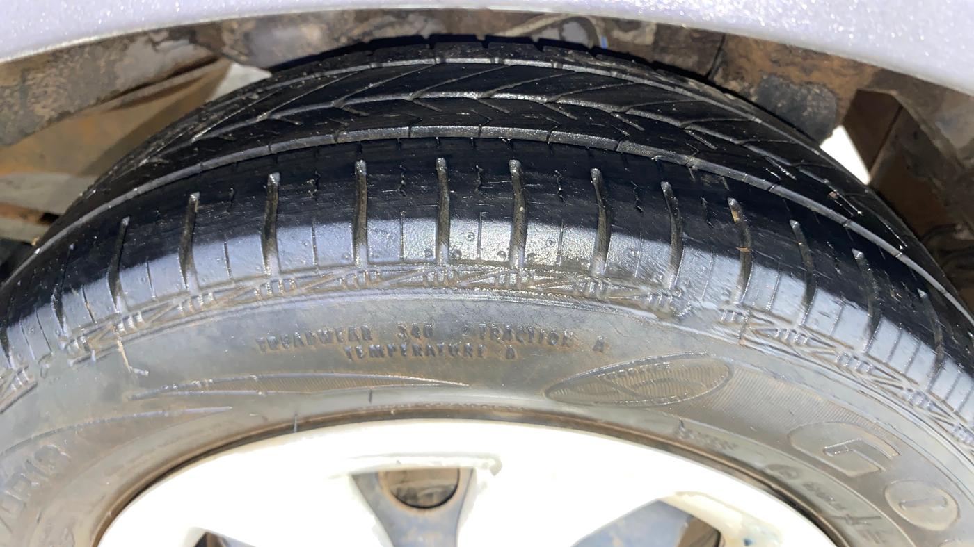 2018 Hyundai Eon MAGNA +, Petrol, Manual, 18,428 km, Left Rear Tyre Tread