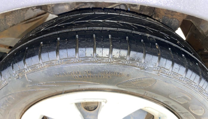 2018 Hyundai Eon MAGNA +, Petrol, Manual, 18,428 km, Left Rear Tyre Tread