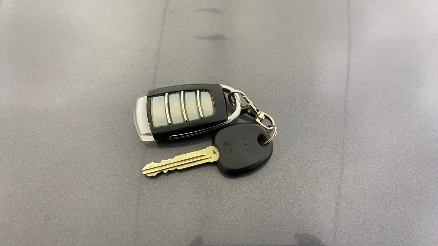 2018 Hyundai Eon MAGNA +, Petrol, Manual, 18,428 km, Key Close Up