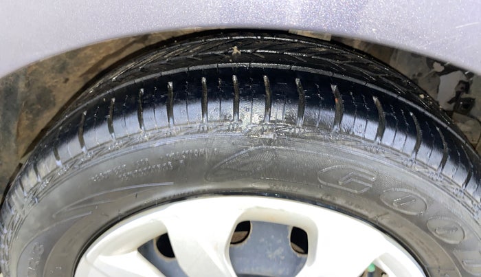 2018 Hyundai Eon MAGNA +, Petrol, Manual, 18,428 km, Right Front Tyre Tread