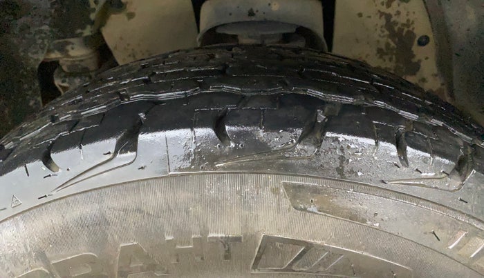 2023 Mahindra BOLERO NEO N10 R, Diesel, Manual, 98,063 km, Left Front Tyre Tread