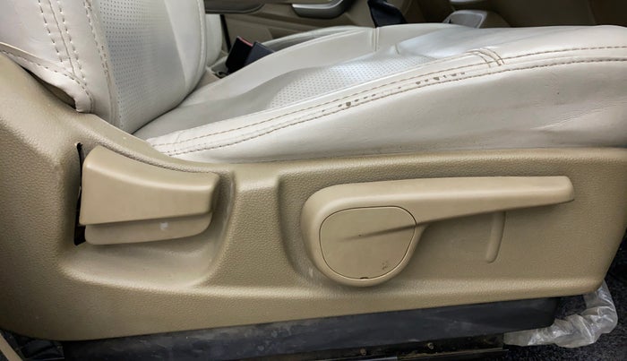 2023 Mahindra BOLERO NEO N10 R, Diesel, Manual, 98,063 km, Driver Side Adjustment Panel