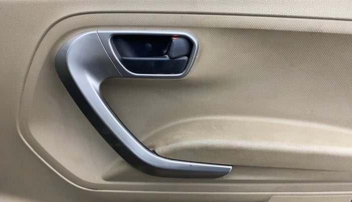 2023 Mahindra BOLERO NEO N10 R, Diesel, Manual, 98,063 km, Driver Side Door Panels Control