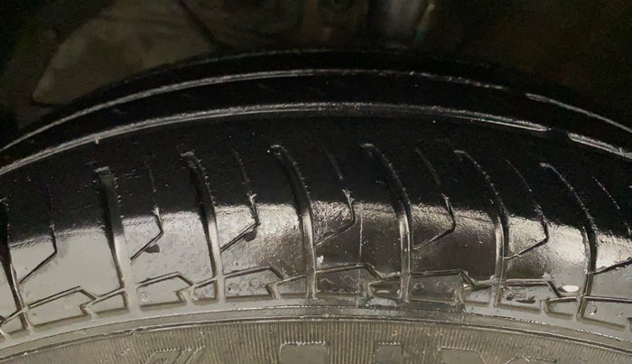 2021 Maruti Dzire VXI, Petrol, Manual, 45,011 km, Left Front Tyre Tread