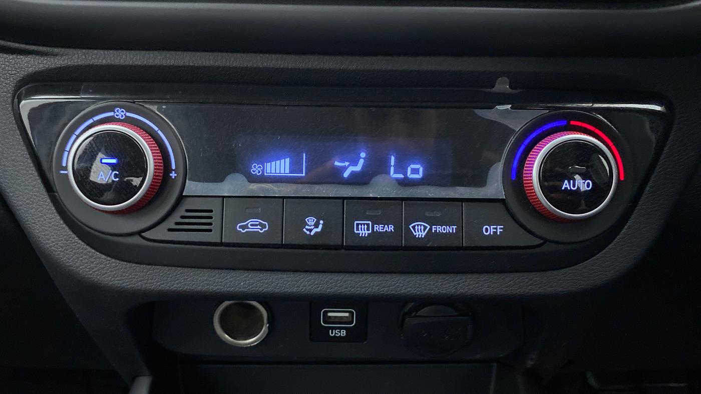 2020 Hyundai GRAND I10 NIOS SPORTZ 1.0 TURBO GDI DUAL TONE, Petrol, Manual, 10,622 km, Automatic Climate Control