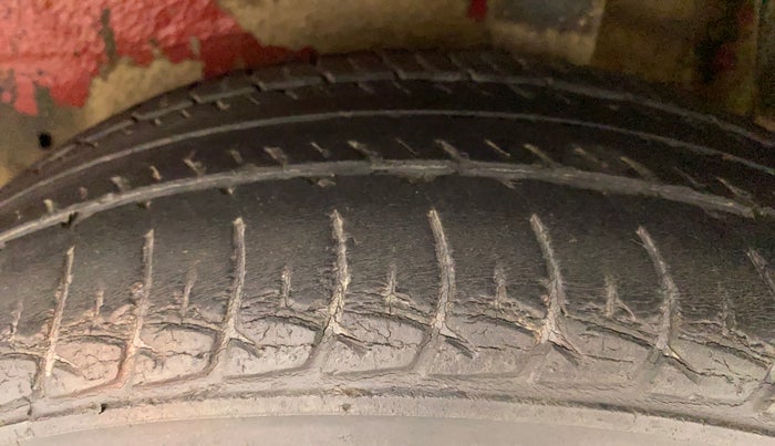 2014 Maruti Celerio VXI AMT, Petrol, Automatic, 42,699 km, Left Rear Tyre Tread