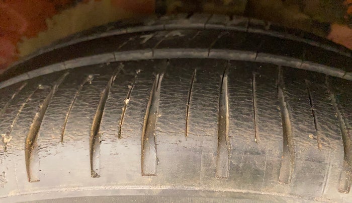 2014 Maruti Celerio VXI AMT, Petrol, Automatic, 42,699 km, Right Front Tyre Tread