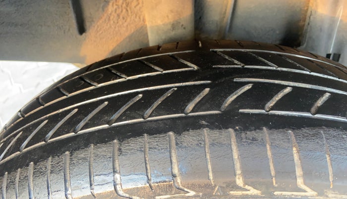 2022 Renault TRIBER RXT AMT, Petrol, Automatic, 71,621 km, Right Rear Tyre Tread