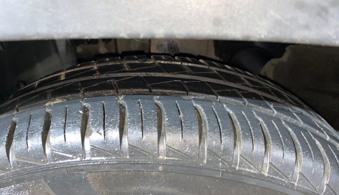 2022 Renault Kwid RXT 1.0, Petrol, Manual, 25,914 km, Left Front Tyre Tread