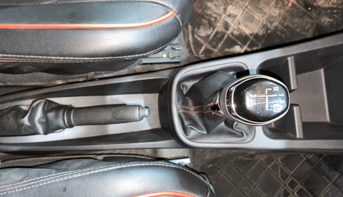 2022 Renault Kwid RXT 1.0, Petrol, Manual, 25,914 km, Gear Lever