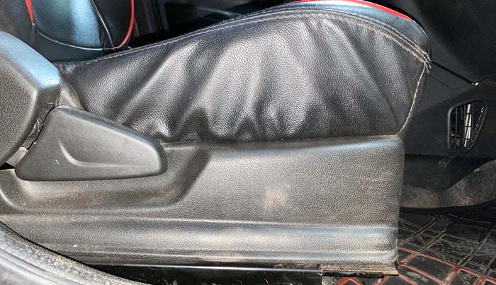 2022 Renault Kwid RXT 1.0, Petrol, Manual, 25,914 km, Driver Side Adjustment Panel