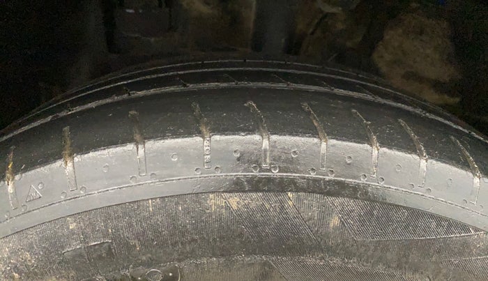 2023 Hyundai VENUE E 1.2, CNG, Manual, 76,125 km, Left Front Tyre Tread