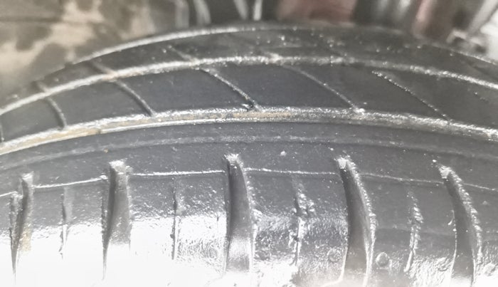 2021 Renault Kwid RXT 1.0 (O), Petrol, Manual, 37,867 km, Right Front Tyre Tread