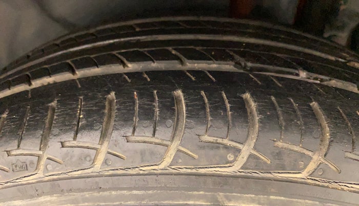 2014 Maruti Swift Dzire ZXI, Petrol, Manual, 46,922 km, Left Rear Tyre Tread