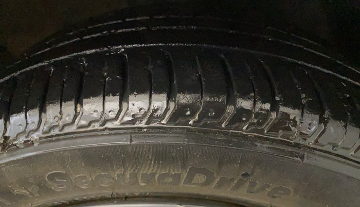 2022 Hyundai NEW I20 SPORTZ 1.2 MT, Petrol, Manual, 19,259 km, Right Front Tyre Tread