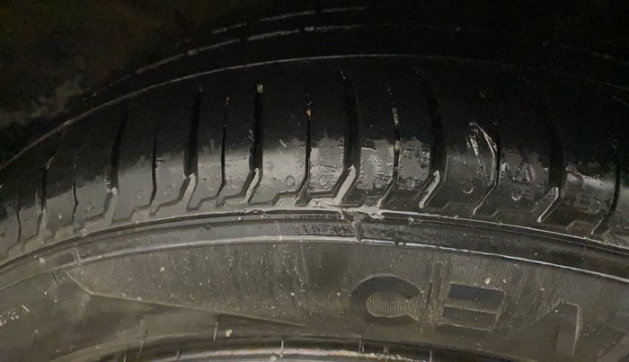 2022 Hyundai NEW I20 SPORTZ 1.2 MT, Petrol, Manual, 19,259 km, Left Rear Tyre Tread