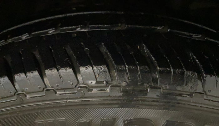 2017 Honda Amaze 1.2L I-VTEC S OPT, Petrol, Manual, 79,181 km, Right Front Tyre Tread