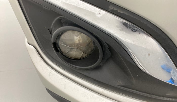 2018 Maruti Ertiga ZDI + SHVS, Diesel, Manual, 74,400 km, Right fog light - Minor damage