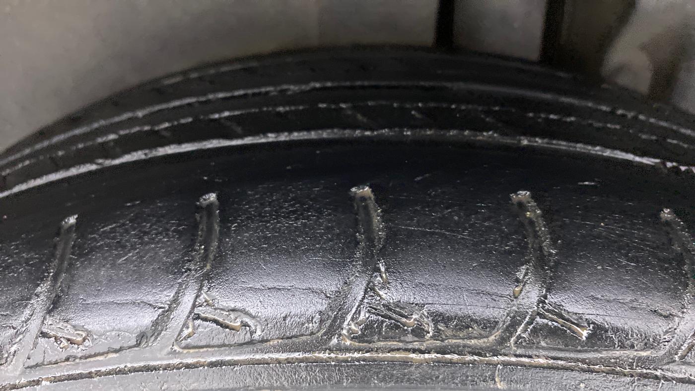 2018 Maruti Ertiga ZDI + SHVS, Diesel, Manual, 74,400 km, Left Rear Tyre Tread