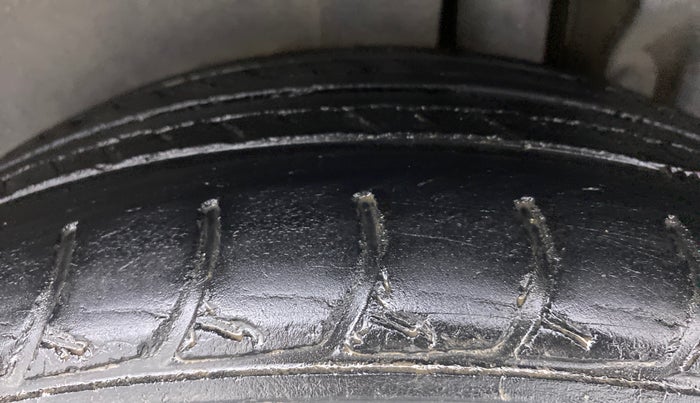 2018 Maruti Ertiga ZDI + SHVS, Diesel, Manual, 74,400 km, Left Rear Tyre Tread
