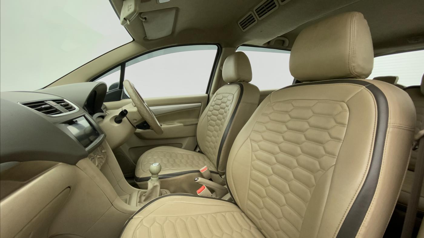 2018 Maruti Ertiga ZDI + SHVS, Diesel, Manual, 74,400 km, Right Side Front Door Cabin