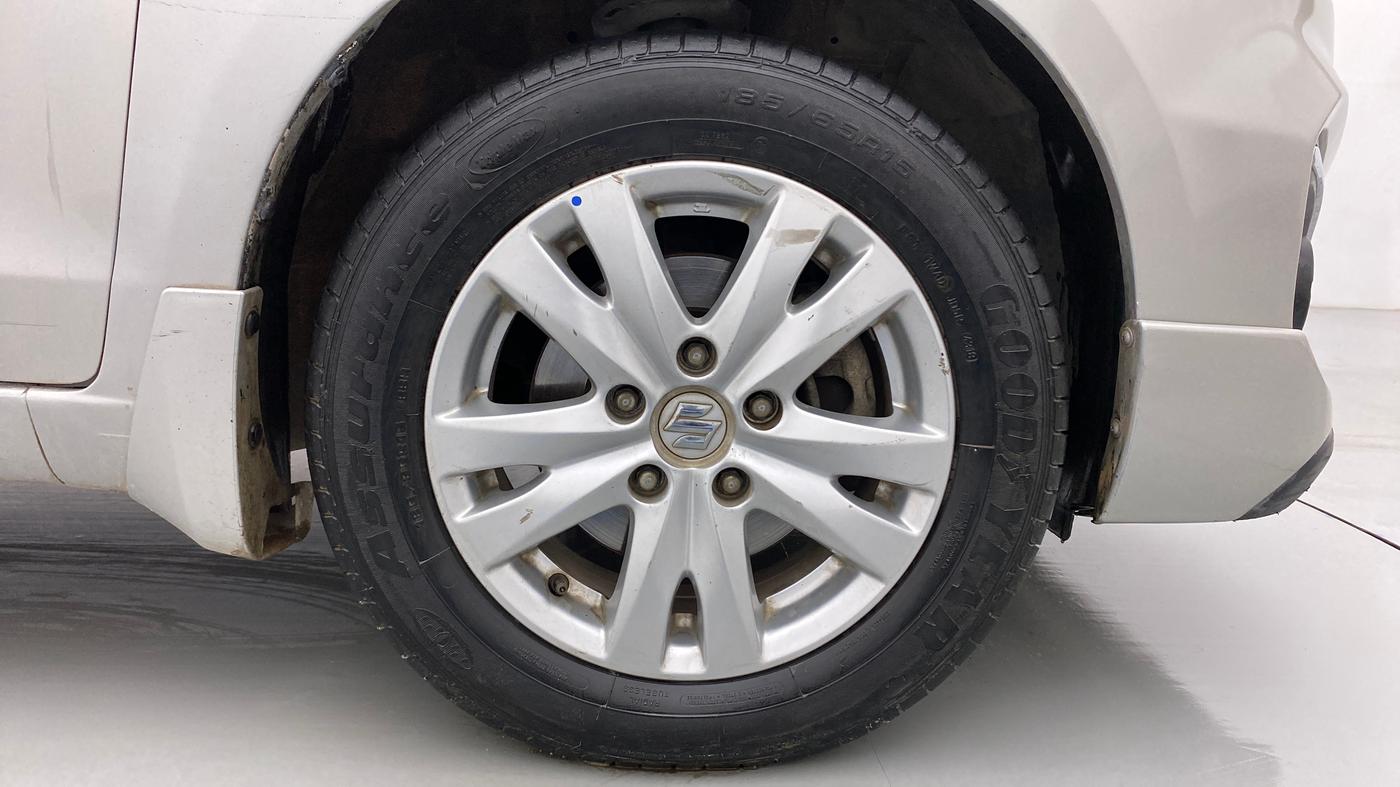 2018 Maruti Ertiga ZDI + SHVS, Diesel, Manual, 74,400 km, Right Front Wheel